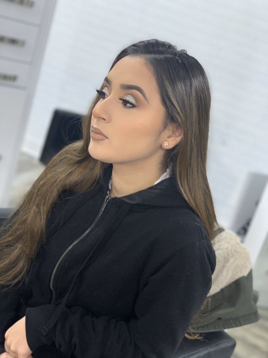 beautyybrie's tweet photo. First to with out flash , second two with flash early morning slayage I’m here for the soft contour 💕💦👩🏾🎨 #RETWEEETME #ctmakeup #ctmua https://t.co/l5zu5crriS
