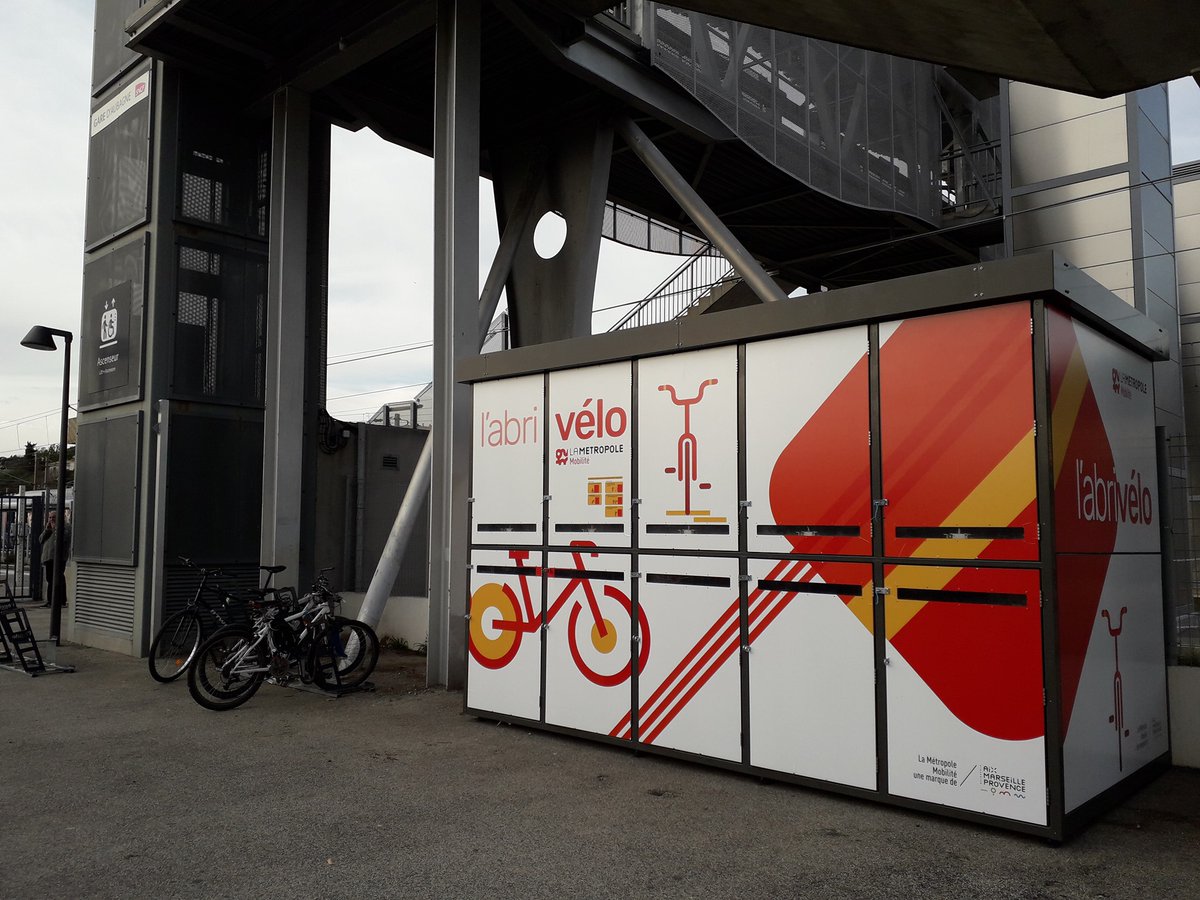 [ INFO ⚠️ ] 

Petite nouveauté au pôle d'échange de la gare d'Aubagne, un abri vélo 🚲 ! 

De quoi profiter pleinement des transports en communs !
🚗 🚌 🚲 🚅 🦶🏼

#mobilidées #mobilact #mobilitédurable 

#aubagne #abri #velo