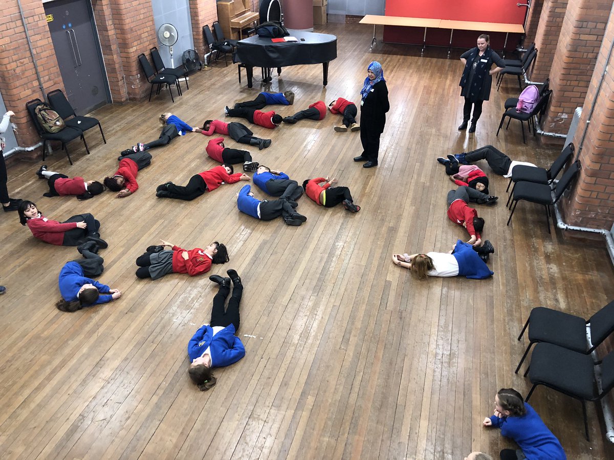 mrsglackin's tweet photo. Birchfields Yr4 pupils meet our new  Arden friends for the first time this year @BirchfieldsPS  #teambuilding #newfriends #linkingproject @MrsBellis34  @Miss_Coleman1 https://t.co/wxzFLzLEyn