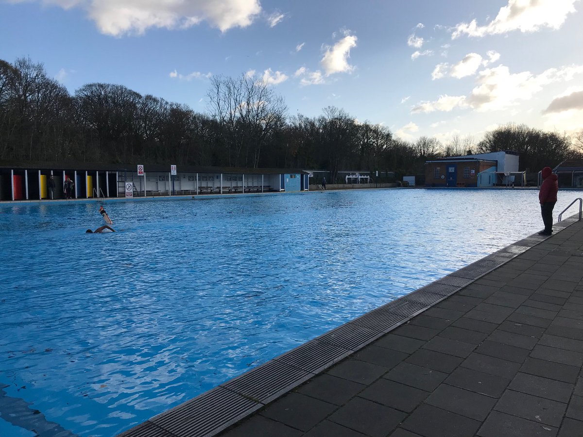 Clarelyonscoll1's tweet photo. Braved it today after inspiration from @BBCRadio4 piece on open water swimming. V v cold but managed 7 widths (walking) and 1 swimming 🏊♂️. Grt support and tips from folk @slsclido Day 1 #activelunchbreak #willgoagain Grt for my #mentalhealth https://t.co/RW4356MDRF