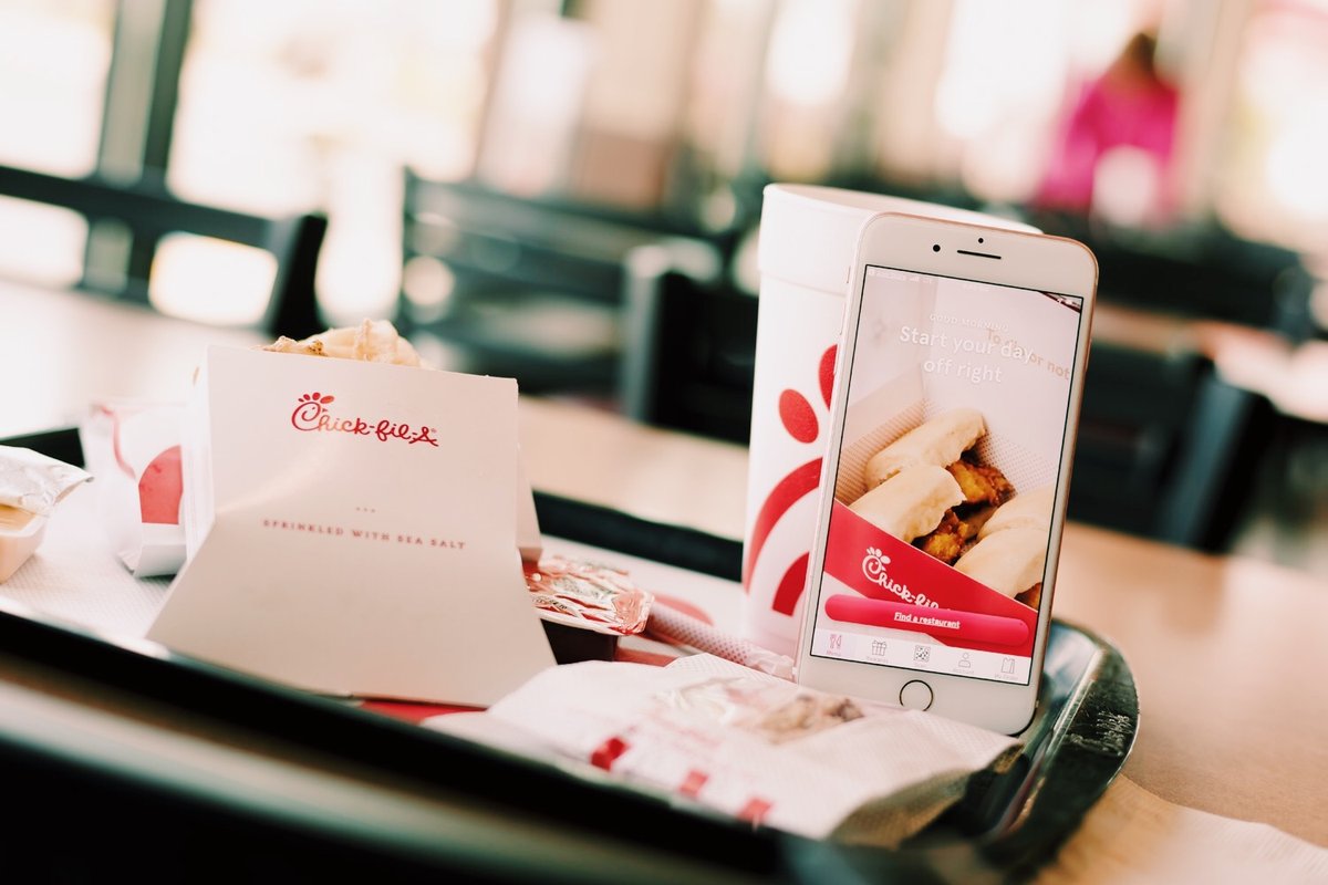 CFAFairLakes's tweet photo. Happy Mobile Monday ☀️⁠
...⁠
Place a mobile order today and receive a FREE reward sent to your App in 2-3 days! 📱 https://t.co/sBEikFS4Sb