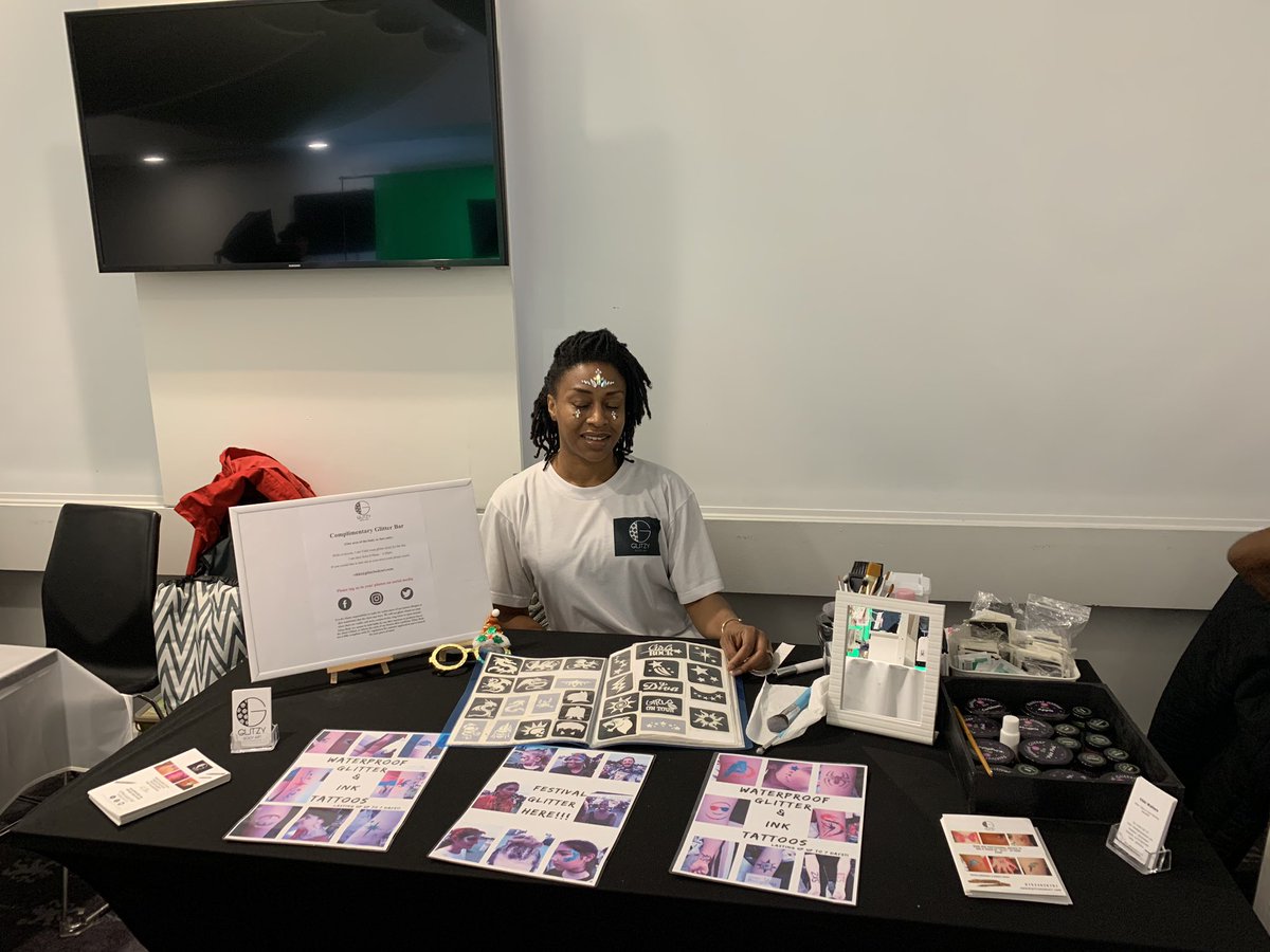 Veronique7's tweet photo. Christmas special at #theedgeofthebox @CFCFoundation with innovative and creative entrepreneurs👏#L3diploma @Ixionholdings #transforminglives
´Consistency and Persistency’ https://t.co/5oElxDIw1D