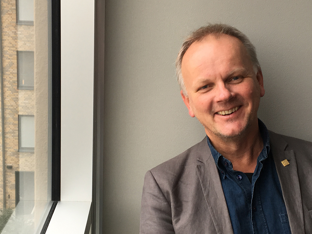 Digitaliseringsrådet (@digiradet) on Twitter photo Läsvärd artikel med <a href="/jangulliksen/">Jan Gulliksen</a> på vår webbplats: "En starkare digital drivkraft är viktigt för Sveriges utveckling" Gulan är professor och vicerektor för digitalisering på <a href="/KTHuniversity/">KTH Royal Institute of Technology</a> och ledamot i Digitaliseringsrådet från starten 2017. digitaliseringsradet.se/aktuellt/nyhet… Läsvärd artikel med <a href="/jangulliksen/">Jan Gulliksen</a> på vår webbplats: "En starkare digital drivkraft är viktigt för Sveriges utveckling" Gulan är professor och vicerektor för digitalisering på <a href="/KTHuniversity/">KTH Royal Institute of Technology</a> och ledamot i Digitaliseringsrådet från starten 2017. digitaliseringsradet.se/aktuellt/nyhet…