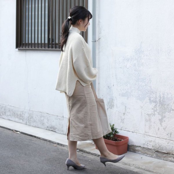 【新作③】

たっぷり袖とゆったりした身幅が
リラックスして着れるニットです♪

女性らしい色味とシルエットがとても可愛い1枚🥀

📌4080yen