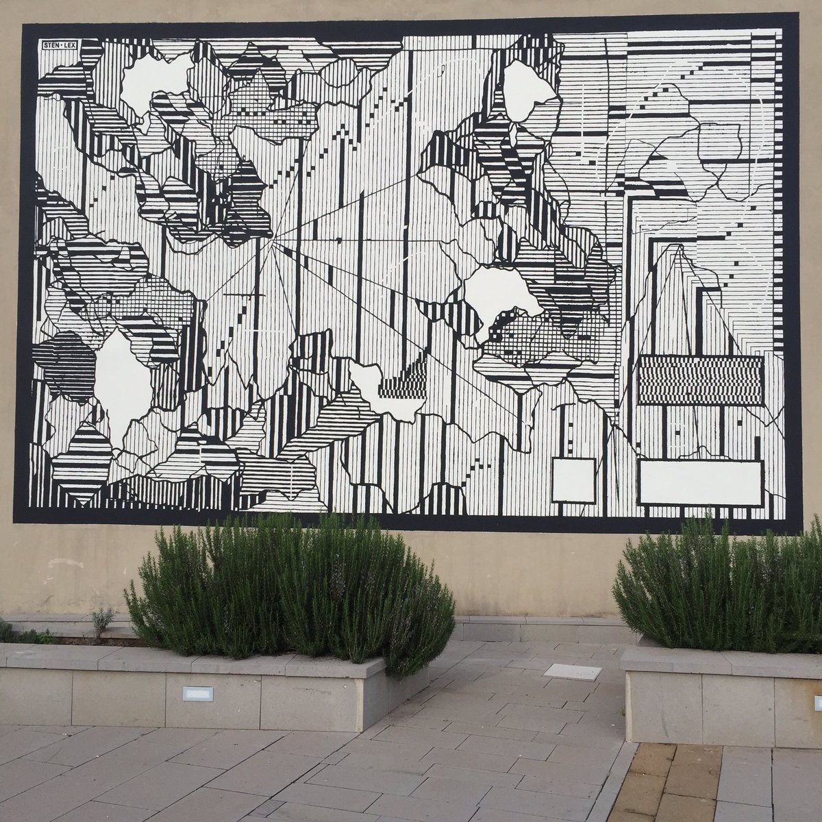 stenlex's tweet image. Centro Civico di Bauladu.
Sten Lex, Confini, Stenil Poster, 2019.
@comunubauladu