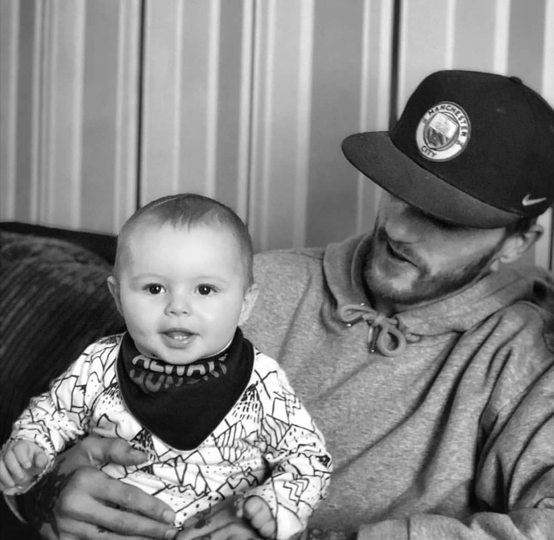 LeeStratton10's tweet image. RIP Little man 💔❤️ 1 years old!! 1 fucking year old!!! This world can be Savage..... Heartbroken 😩 Merry Christmas little man 😢