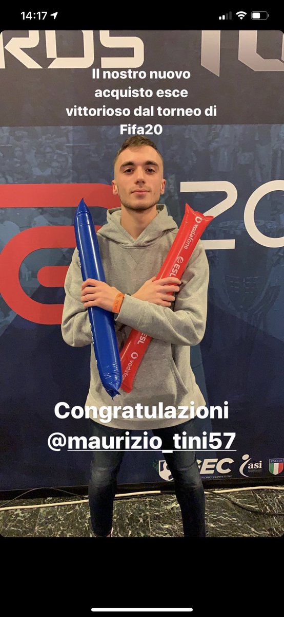 Tini57_'s tweet photo. Ieri è stata una giornata fantastica , l’esport fest è stata una fiera fanstastica , complimenti ad @ESLItaly 
Approfitto per annunciare la mia entrata in @reghiumesports 
Arrivato a casa ho hittato il mio solito 28🤨 https://t.co/uTGTqt3o4Y