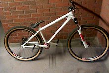 JustinRaceGeek's tweet photo. Missing my old baby 😭😭 Need an excuse to get some fresh air with my exercise and not a sweaty room full of testoterone 😂
35 isn't too old for another jump bike (I keep telling myself!)
#mtb #dj #atomlab https://t.co/dtx0f6dxKf