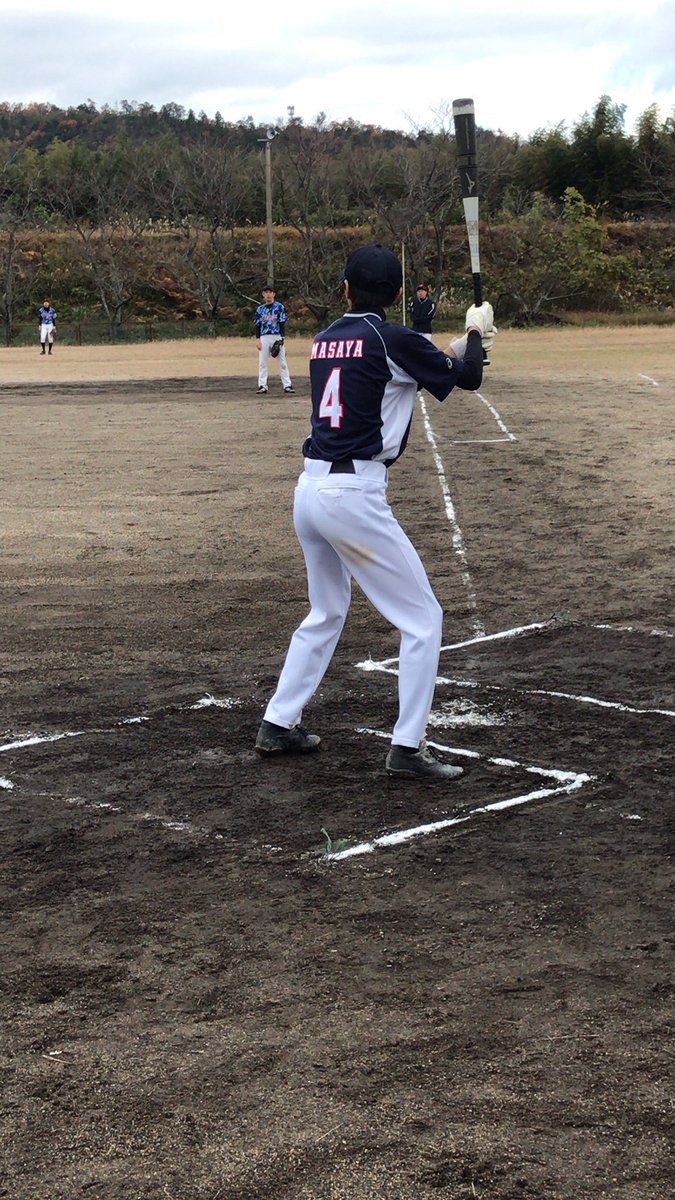 12/7.8  1回生大会@滋賀今津

セカステ一回生大会に参加してきました！
結果はなんとBトナ優勝3勝1敗と好成績！
全ての試合が激アツで、一回生たちがやってくれました！

決勝戦では、タイブレークに持ち込まれるも、耐えて0を並べて優勝です！

今年の野球はこれで終わりです。
1年間お疲れ様でした！