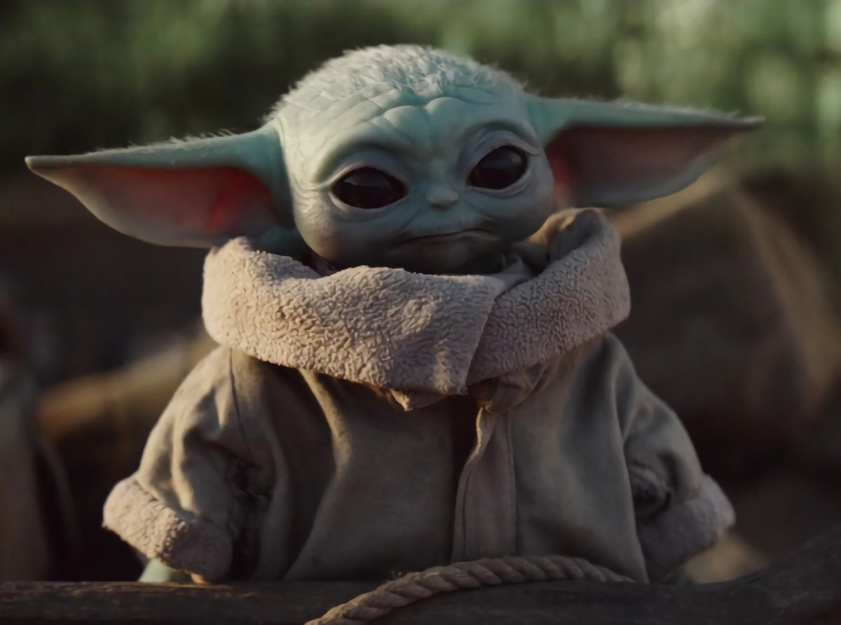 Mike6652363246's tweet photo. El truco de que bebé yoda sea tan mono es por los ojos que tiene, si fuésemos realistas y le pusiéramos los ojos de el Duki sería así: https://t.co/R6THK9PcJe