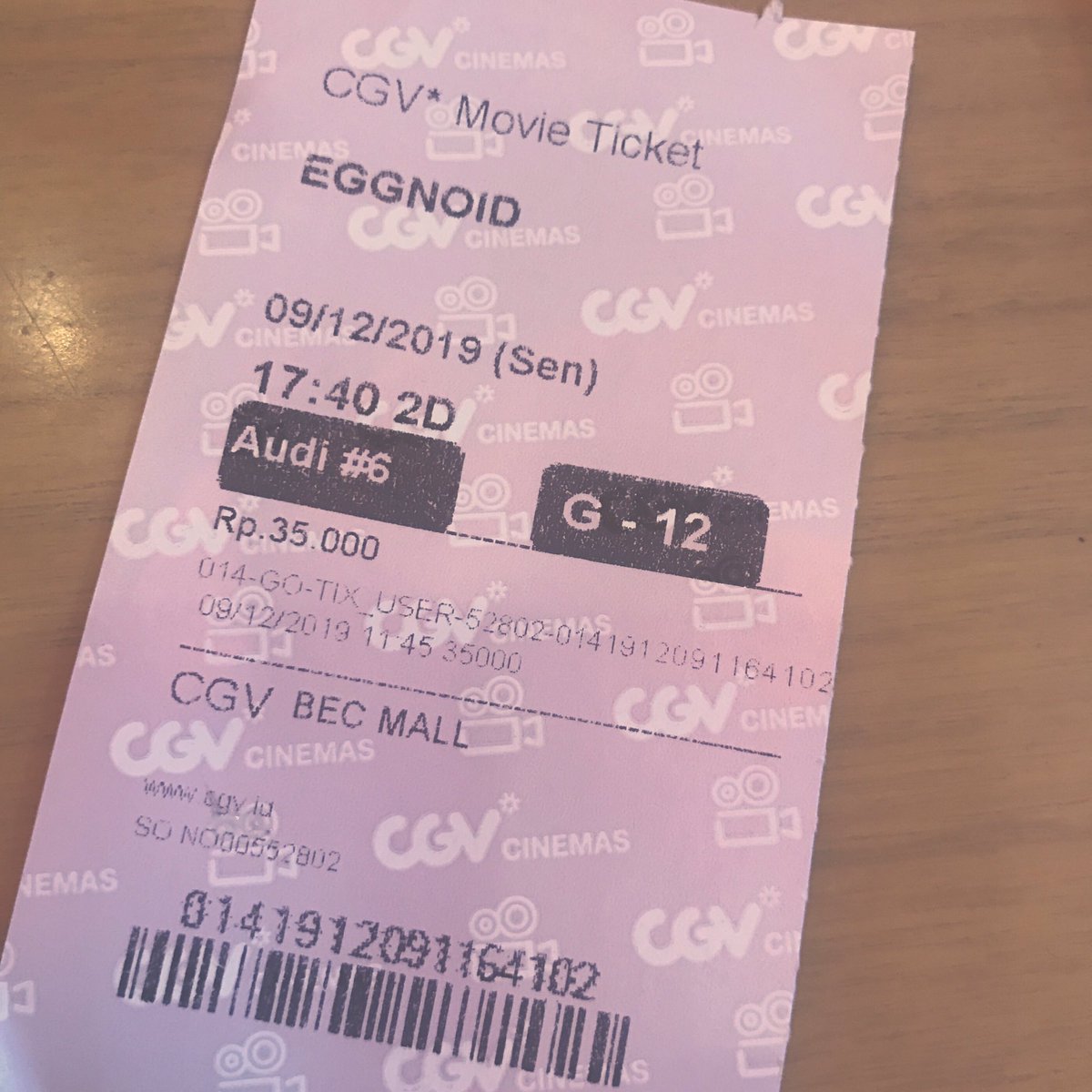 Baru nonton Eggnoid dan ternyata jauh melebihi ekspektasi! 😭Walaupun elemen sci-finya masih dubious, script dan aktingnya natural banget, semua tokohnya hidup, dan astaghfirullah bikin baper. 

Buat yg masi muda atau ingin merasa muda lagi, tonton mumpung belum turun layar! 🥚✨