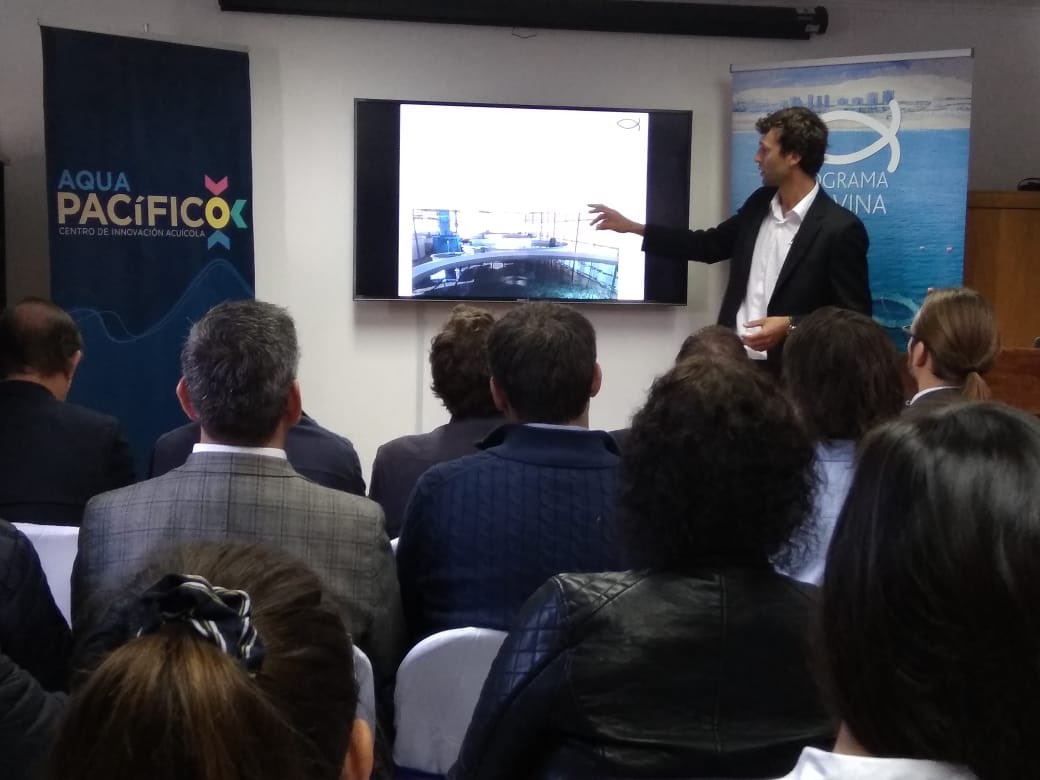 fundacionchile's tweet photo. Cristóbal Cobo, director del #ProgramaCorvina en visita VP de Corfo @PabloterrazasL a Centro Acuícola Tongoy: el sistema balsa jaula permite generar volumen de manera rápida ". https://t.co/8W01DTxcht