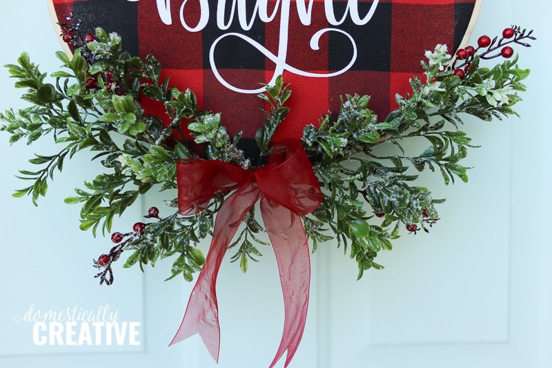 This hoop wreath I made last year is CRAZY popular! Check out the tutorial here:
bit.ly/38gOngs

Grab the SVG file here: etsy.com/listing/731394…