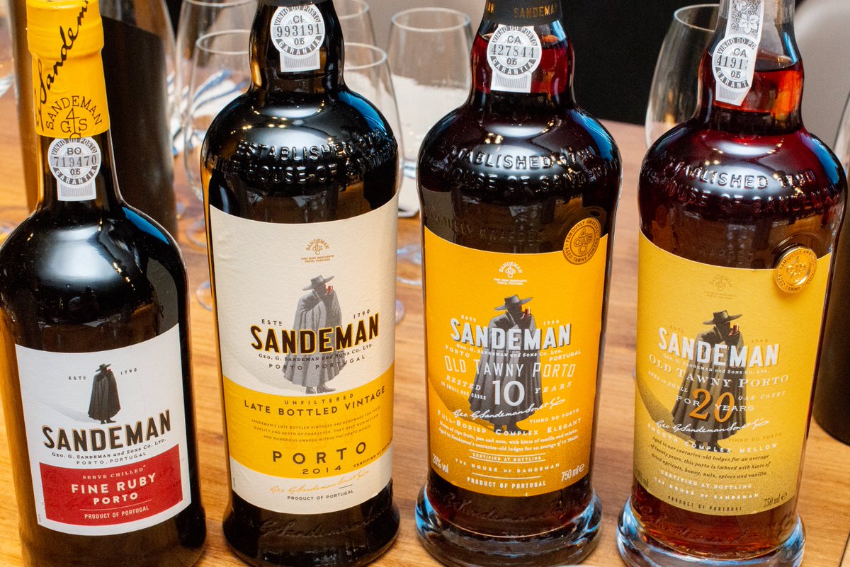 Estos #PortoSandeman que probé la semana pasada y que importa #FincaFlichman cuestan de 15 a 50 veces más que un Oporto nacional. Pero es lo mismo que comparar un VW Gol con un VW Touareg. Ah, los Tawny!