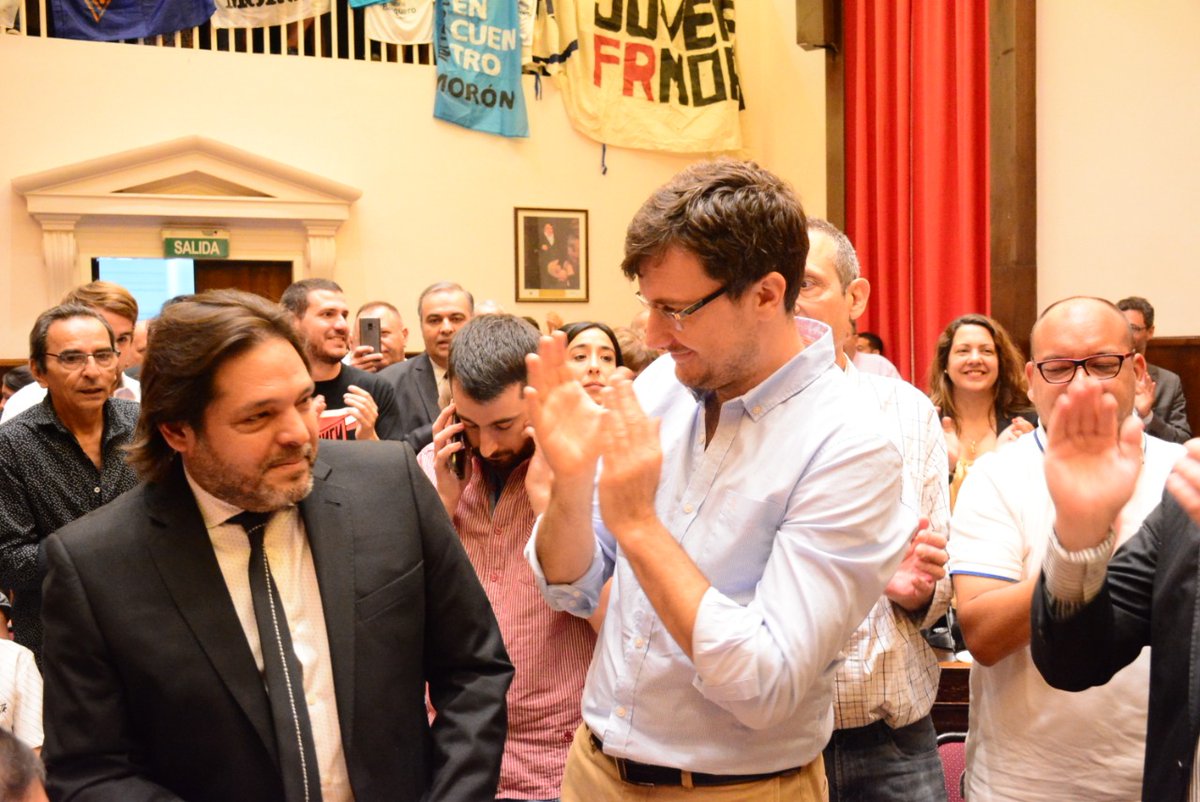 Moron2027's tweet photo. En la asunción de los concejales y concejalas que integrarán el Concejo Deliberante de Morón y tendrán a su cargo la tarea de legislar para que los vecinos y vecinas vivan mejor. Las y los invito a trabajar juntos en un marco democrático en esta nueva etapa que se inicia. https://t.co/rt4YTiIMvz