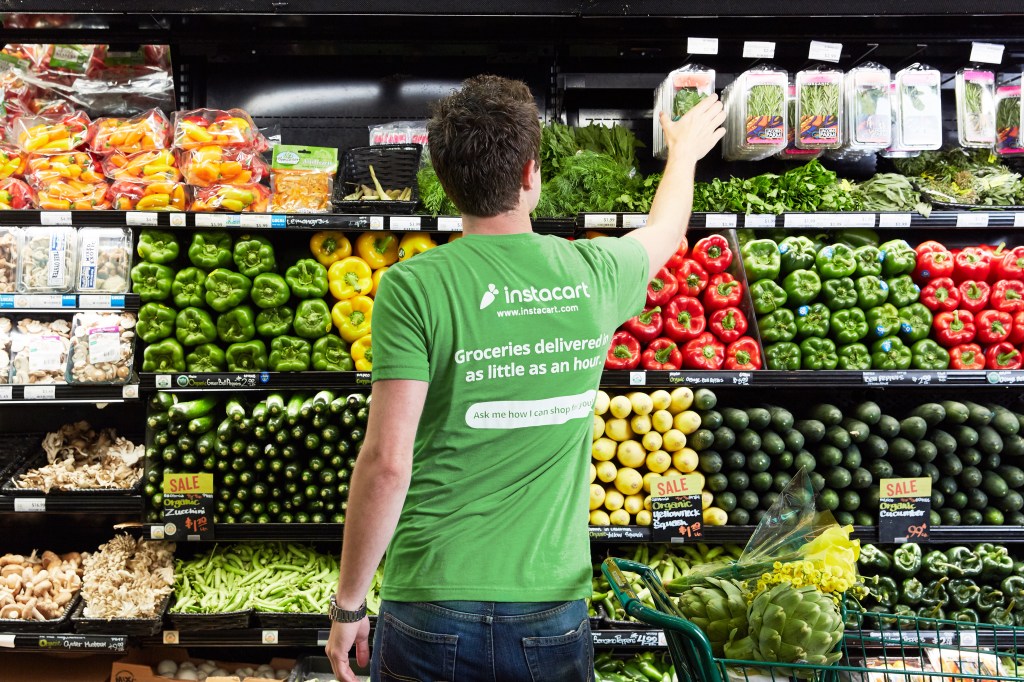 Instacart shoppers plan a series of actions in protest of company’s wage practices tcrn.ch/3475IoK by <a href="/meganrosedickey/">mrd</a>