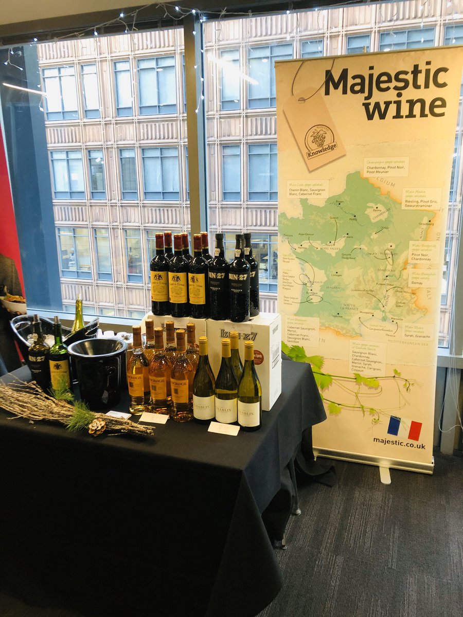 Exchanges_Food's tweet image. We are hosting the #ChristmasMarket today! Shop for #gifts , enjoy #festive food and maybe meet #Santa himself #baxterstorey #welovethisbusiness