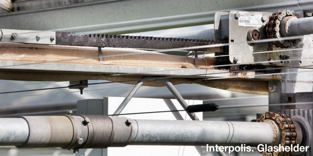 De trek/duwbuizen, de opdrukkers en de tandbanen zijn belangrijk voor het klimaat in je kas. Werken ze nog goed? De Checklist kasonderhoud van Interpolis bevat 5 controlepunten voor de luchtmechaniek. Bekijk ze hier: bit.ly/checklist-kaso… #agro #onderhoud #glastuinbouw