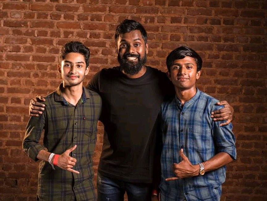 P_O_D_D_A97's tweet photo. කලුමල්ලියි සුදුමල්ලියි තලඑලලු මල්ලියි🙈🌺 ( අනිත් නම ඕනෙ නෑනේ 😂🏃🏻) #ComicCon https://t.co/0GaWCCeMTM
