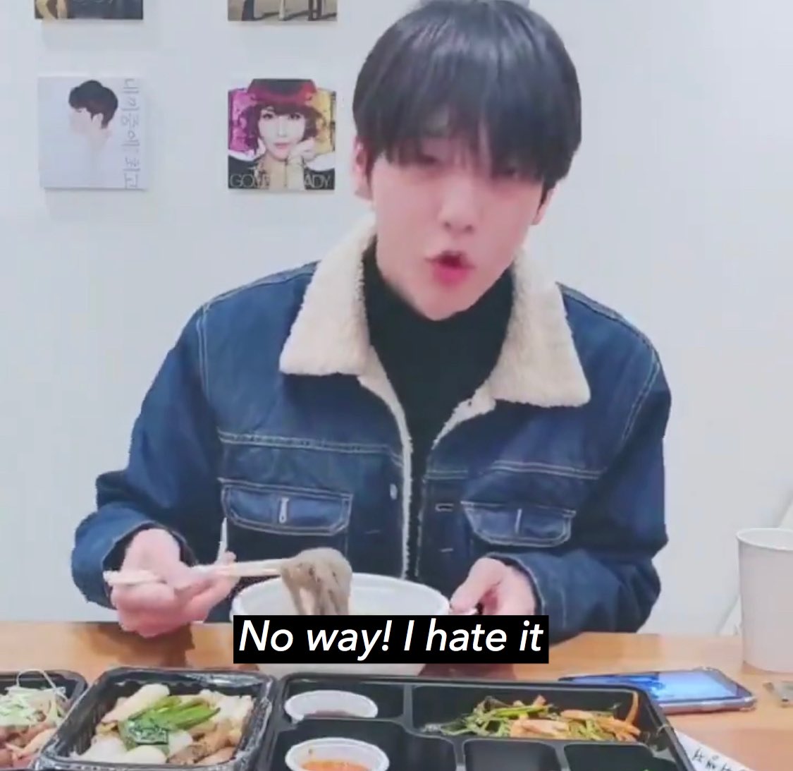 zerobyones's tweet photo. Soobin: Studying? Not my style! https://t.co/sQfoGXpKiX