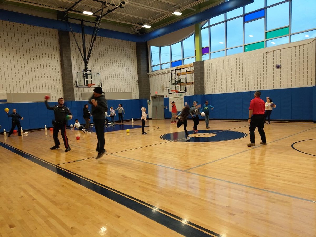 DmvPal's tweet photo. 🗣Don’t let a bad case of the #Mondays ruin the start of your week‼️

Need some motivation and a little energy boost?? We think the officers and kids over at @CecilSheriff PAL have some energy to spare for ya 😜

#DMVPAL #WeArePAL #CopsAndKids #MondayMotivation #MondayMorning https://t.co/19ILaMioJZ