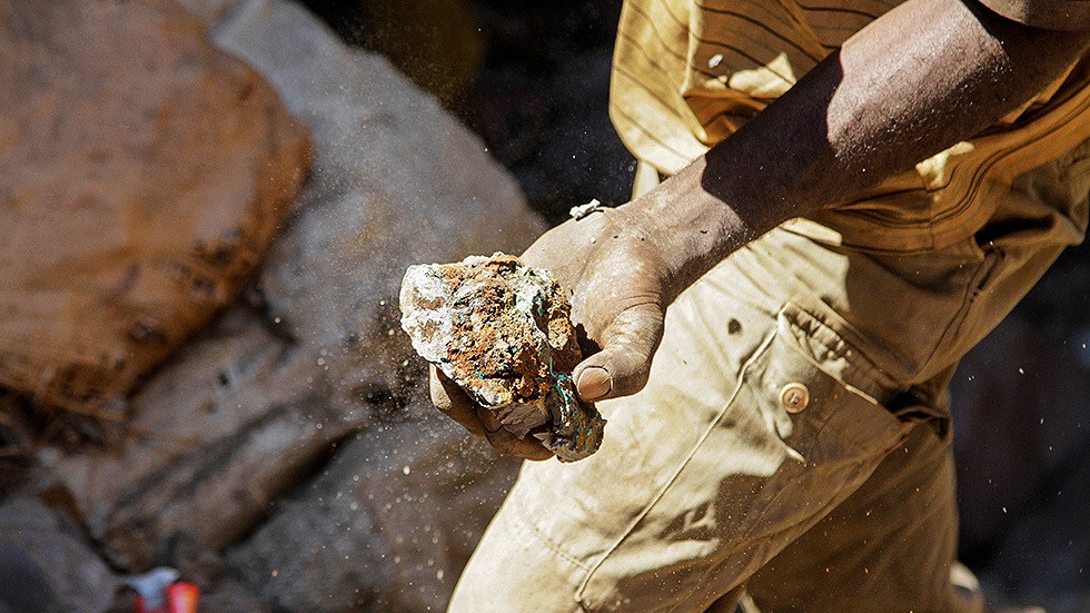 dreamclay's tweet photo. How suddenly-precious cobalt that powers Teslas and iPhones also fuels child labor in Africa &amp; armed heists in Europe https://t.co/QgQmiiWLP7 https://t.co/Zt8b0yQVVJ