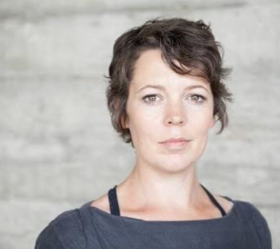 riajscully's tweet photo. I am so in love with this woman right now 

#TheCrownS3 #oliviacolman https://t.co/keYWQ1Ogha