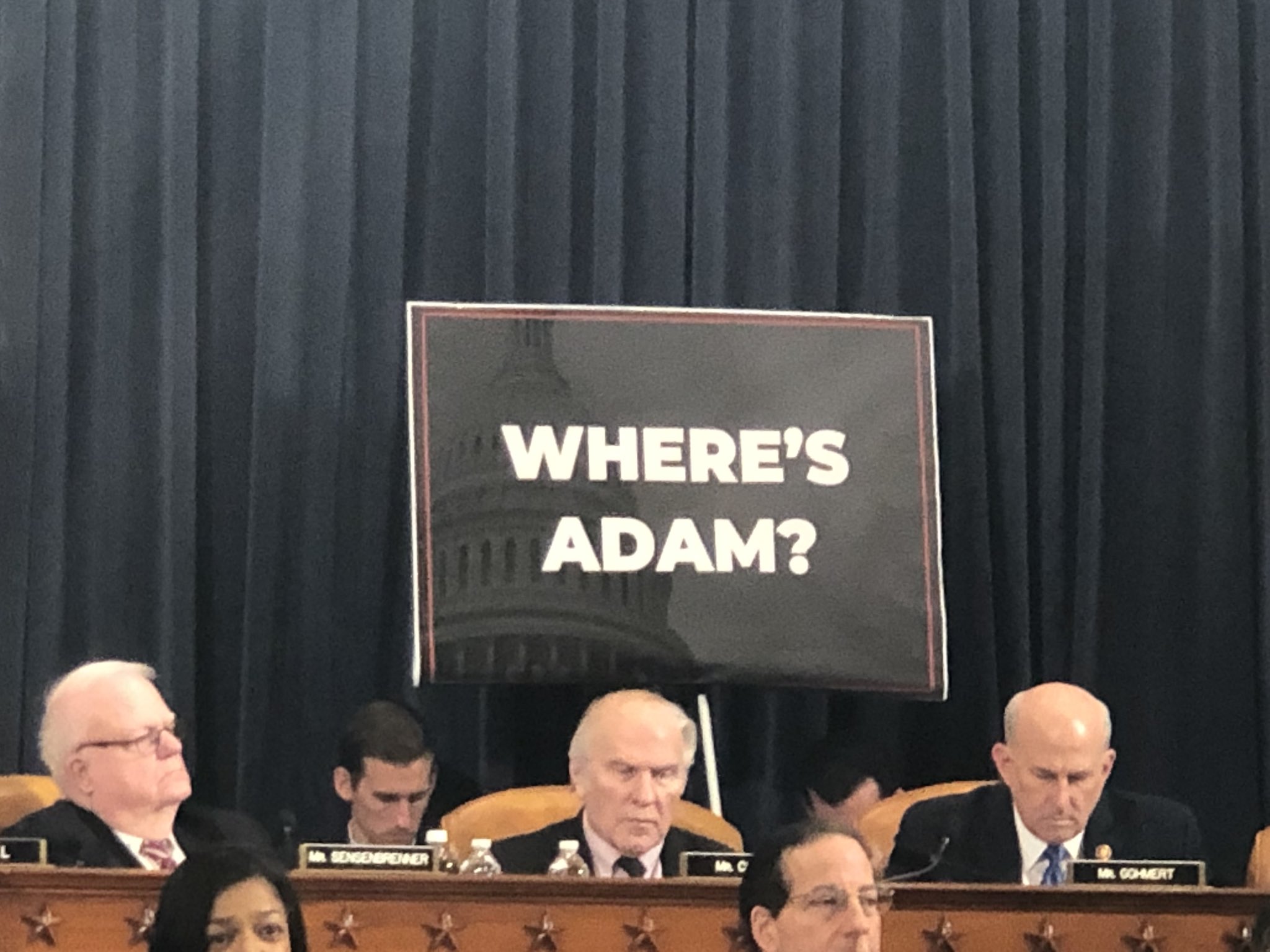 ELWdqFsW4AAmLm5?format=jpg&name=large