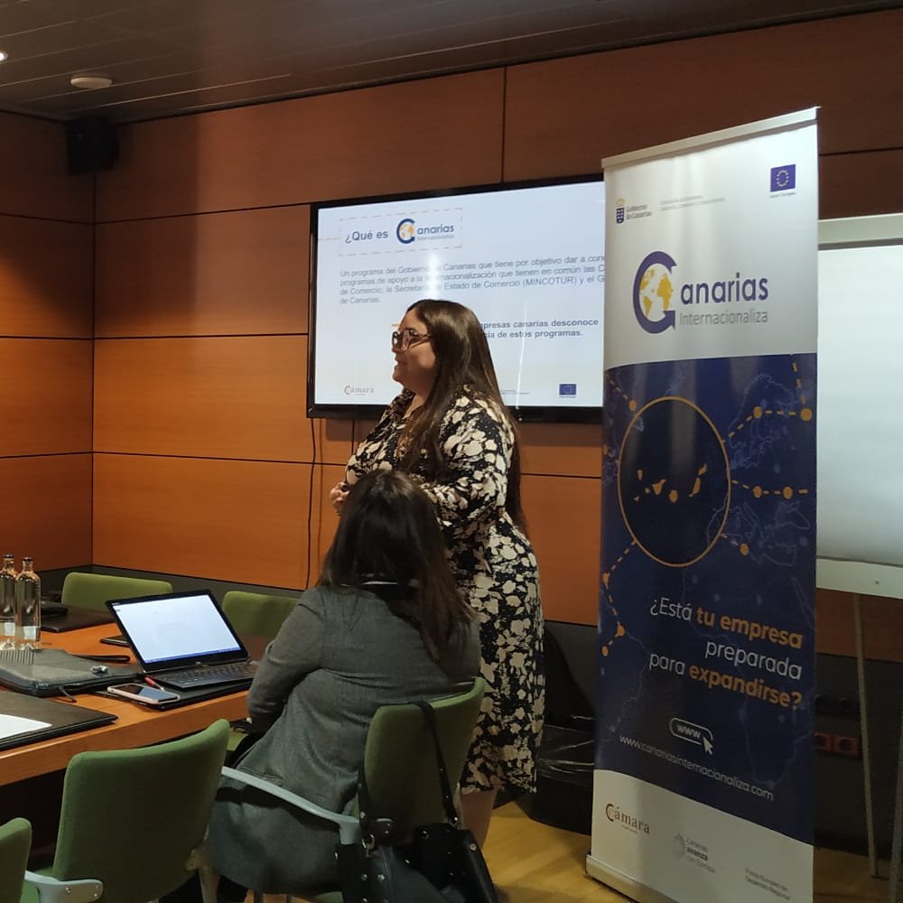 CamaraGCanaria's tweet photo. Continuamos con las presentaciones del programa #Canariasinternacionaliza, para dar a conocer todos los servicios y programas de apoyo a la internacionalización que ofrece la Cámara a los empresarios de #Moya, #Mogán, #Telde y #LasPalmasdeGranCanaria. https://t.co/t2y6JJKB7T