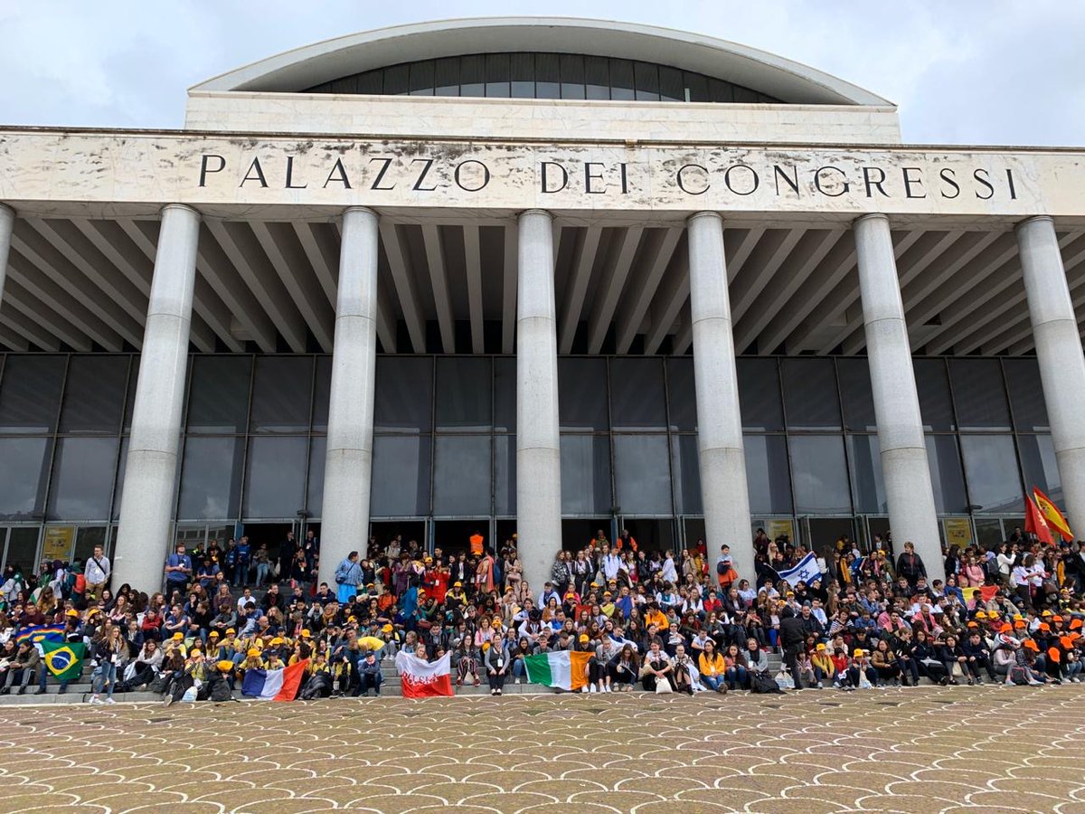 icandfc's tweet photo. A dream come true for Design for Change to bring 2000+ Children from over 40+ Countries with 200+ Stories of Change to Rome for I CAN Children's Global Summit!! 
#PopeFrancis @Pontifex @kiranbirsethi @mdelacos
#BetterTogether #ICANSpirit #DesignForChange #ICCGS https://t.co/knRfY235OC