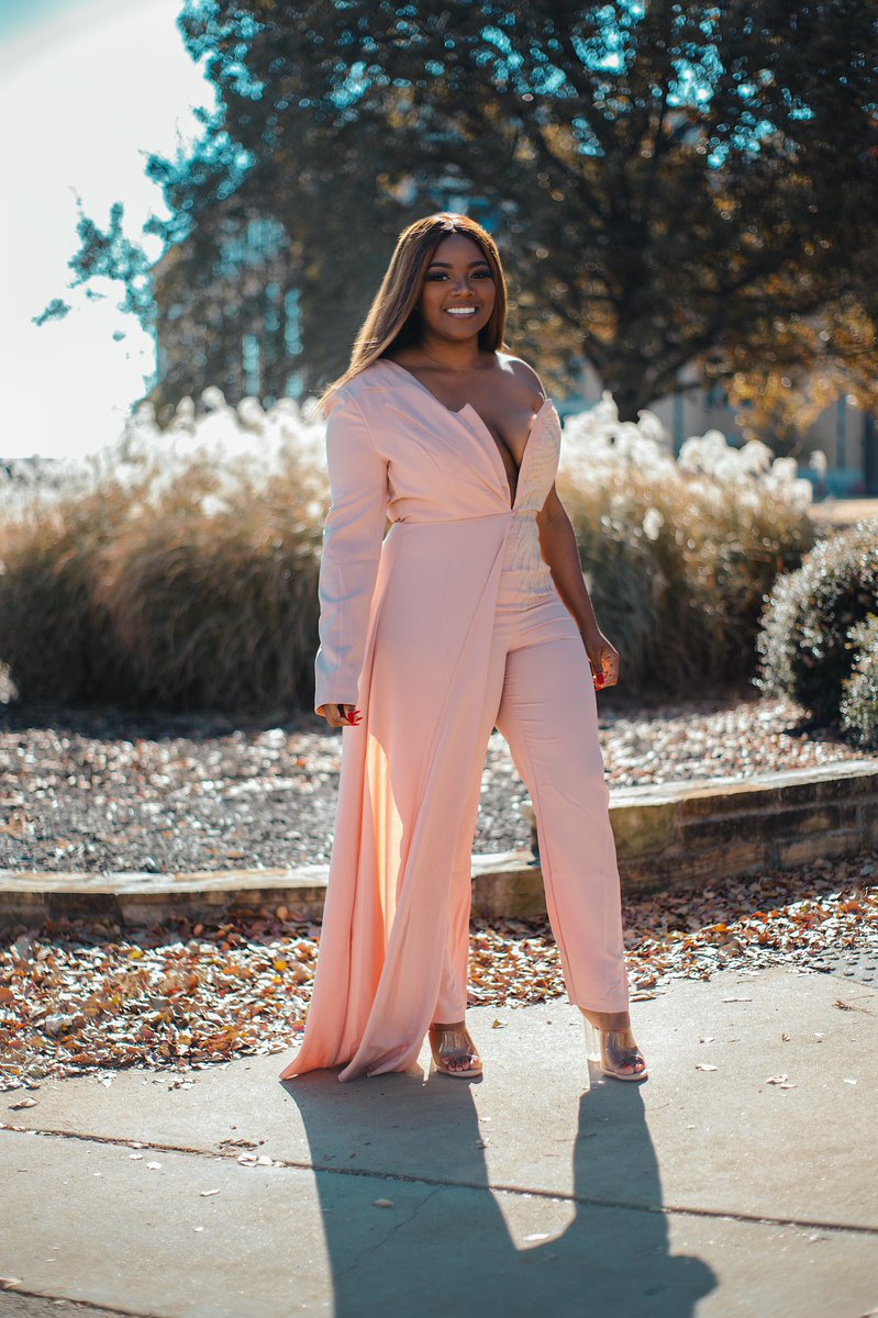 beautifulllyyy's tweet photo. “Education is the ability to listen to almost anything without losing your temper or your self-confidence “ #mastersdegree🎓 #mastersdegree #astateredwolves #statementnecklace #6days #novababe #novababes #fashionnova #fashionnovababe #blackgirlmagic👑 #educationmatters #education https://t.co/ncYCq0mWut