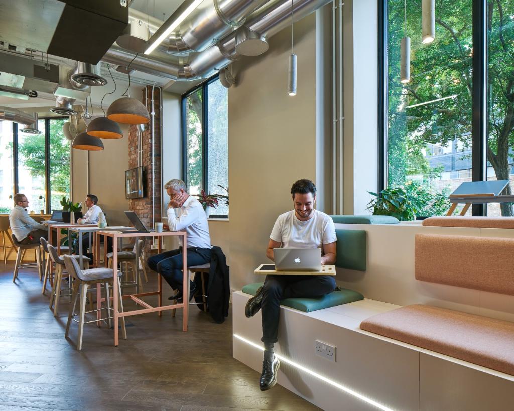 work_there's tweet photo. #Hotdesking and #hoteling can support employee productivity while also making more efficient use of space. But which option is right for you? Our useful #guide takes an in-depth look at these flexible workspace options to help you decide. https://t.co/r5WTEGkTID https://t.co/JEizuTgqBS
