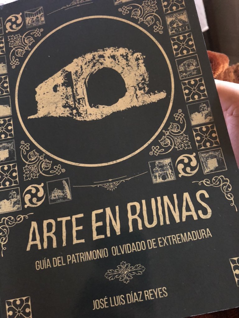 FatymaCaMo's tweet photo. Excelente el libro creado por @ArteEnRuinas , donde el primero de los monumentos reside en Arroyo de San Serván. Nuestra historia y raíces no deberían caer nunca en el olvido. Ojalá alguna solución antes de que sea tarde... @bibliotecaarroy 
#arte #Extremadura https://t.co/W9chbnwx7x