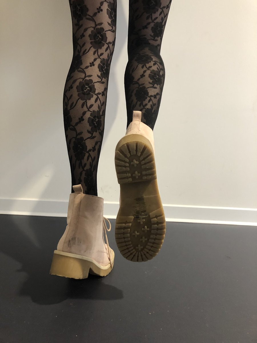 gorgFeetGoddess's tweet photo. what would u do to be underneath my shoes? 👸🏻 #feetfetish #findom #feetdom #cashslave #paypig https://t.co/mfyaa7jcg9