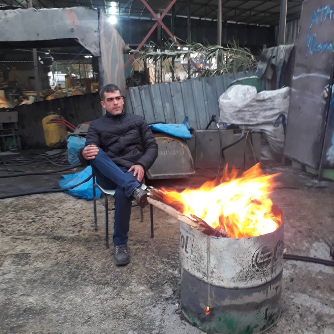 Kopan bir,,İPE,,
Düğüm attığınızda
,, İPİN,, en sağlam yeri
Belki 
O,, DÜĞÜM,, olur.

AMA..??

,,,,,,İPE,,,,, 
 her dokunuşunuzda
 Canınızı acıtan yer
Her zaman yine 
O,,, DÜĞÜMDÜR,,, 

Tıpkı şüpheli 
,,,,,, GÜVEN,,,,,
Gibi.. :///