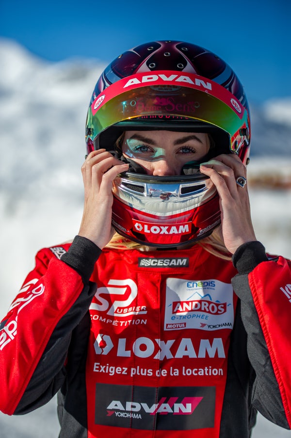 GroupeLOXAM's tweet photo. [e-Trophée Andros 🏎] Retour en images sur la première étape du @TropheeAndros_ à Val Thorens ! Benjamin Rivière finit 7ème de l'Elite Pro. Bravo à Clémentine Lhoste pour sa 3ème place en Elite ! 🥉 
RDV le 20 &amp; 21 décembre à Andorre ! 
Crédit photo : PHOTO BRUNO BADE https://t.co/tOu2a0iKo2