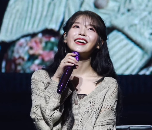 chatshy's tweet photo. I love seeing IU randomly break out into a smile when she's singing a song 🥺🥺

https://t.co/PmmVcerwY0 https://t.co/n18HcC4xOm