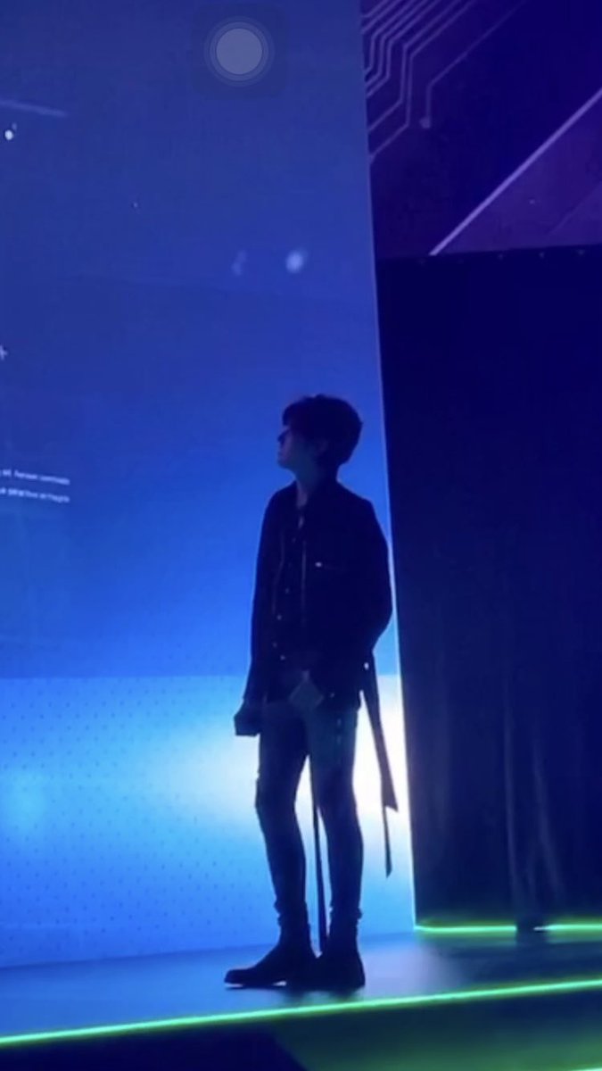 ppearl28300's tweet photo. ~a mix of quirky, eclectic, bright, and fun style with a recognizable silhouette(◍•ᴗ•◍)❤
#kriswu #vatii https://t.co/fw7c2codLE