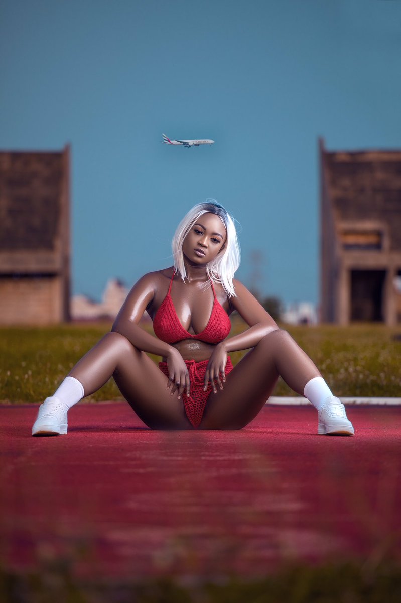 Tor_reson's tweet photo. “You miss 100 percent of the shots you don’t take.”

Photographer - @bentxil 📸

Model- @Dezerilla 🇬🇭 🧜🏾‍♀️🌸 https://t.co/lnXfWQzcfR