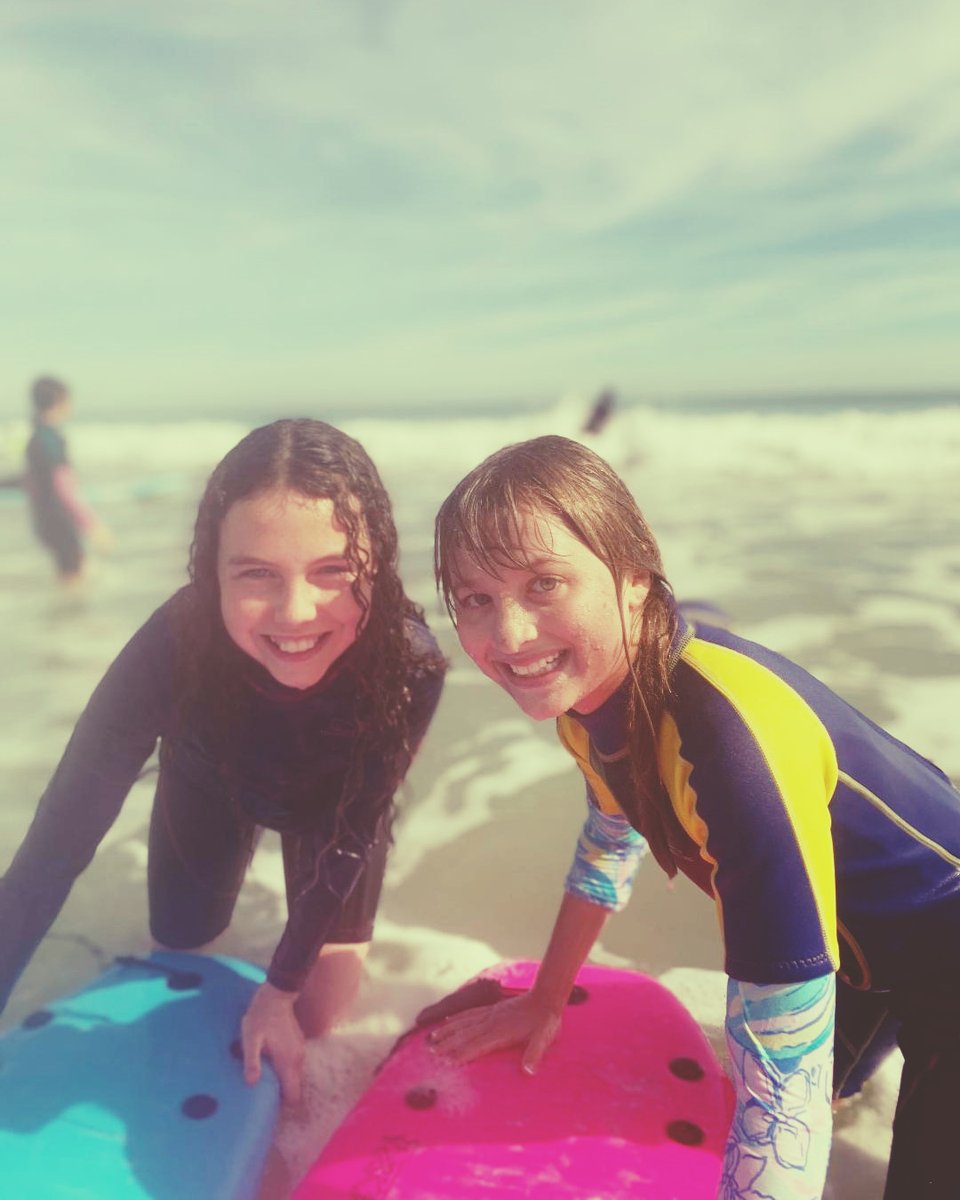 Alice and Brooke were all smiles 😎 at our last camp! ➡️ DM me to sign up for our winter break camp on Dec. 23rd!
.
#saltwatertherapy #surfcoaching #unplug #vitaminsea #vitaminD #kidswhosurf