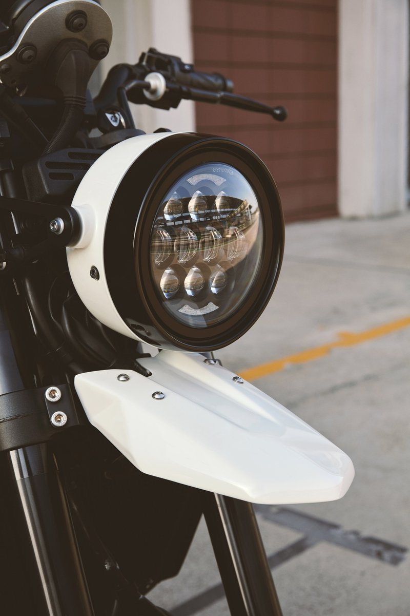 A tribute to timeless classic machines filled with Yamaha's new engineering. Admire XSR900 ' Bunker Chimera': a special #YardBuilt edition by Bunker Custom