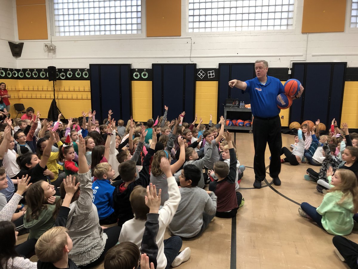 RLSD_Beavers's tweet photo. Basketball Jones is visiting our elementary schools this week. This morning, he visited @MelridgeElem to talk to students about kindness, listening, trying hard, positive attitude and owning your choices as well as showing off some unbelievable basketball moves!

#WeAreRiverside https://t.co/fIxCKWhEMh