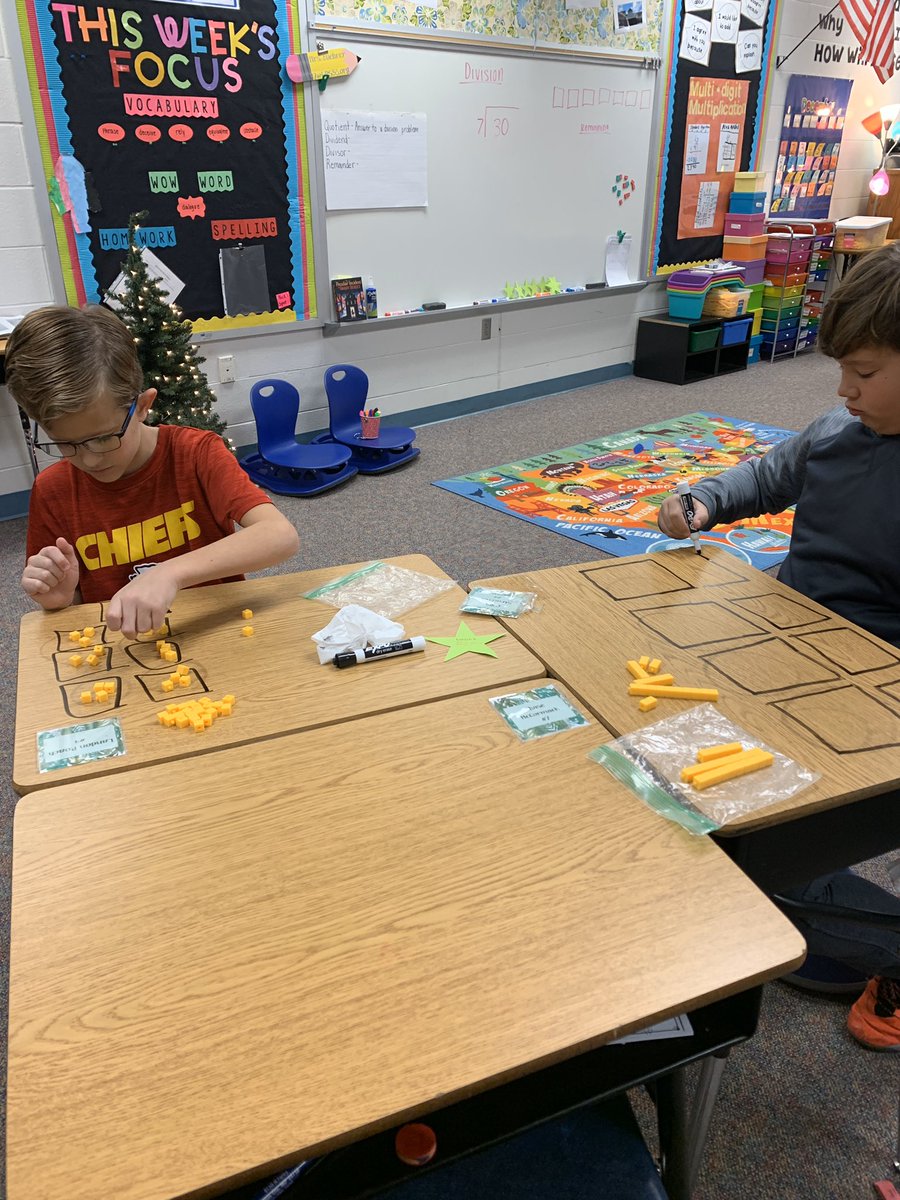 MrsBuehrer's tweet photo. Who knew you could start solving long division wi hour writing a single number down? these kids do! ✋🏻✋🏻#libertyoaks #lpsleads @libertyoaks #longdivision #fourthgrade https://t.co/DAeTsgaGCD