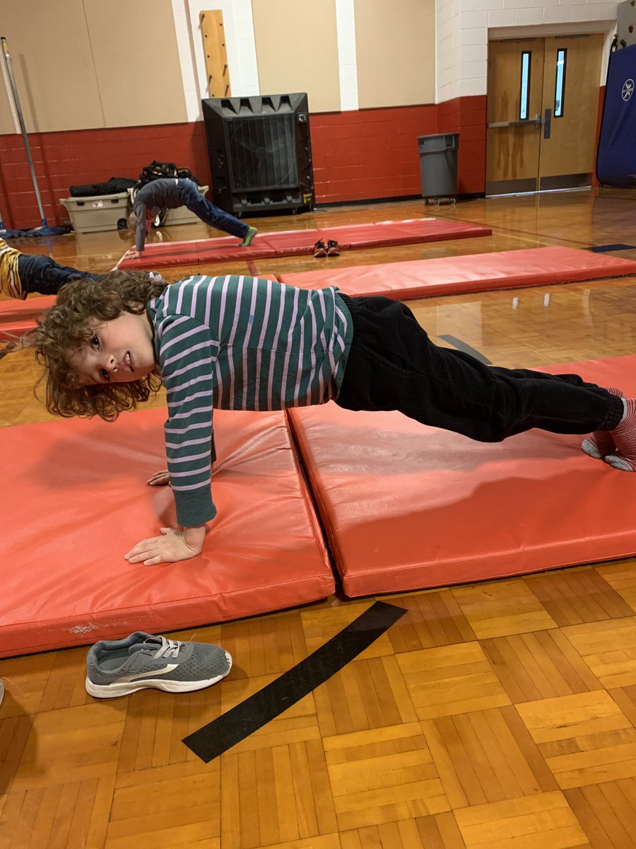 yingstkm's tweet photo. A little yoga today. @hescubcats https://t.co/sKxesoaBWb