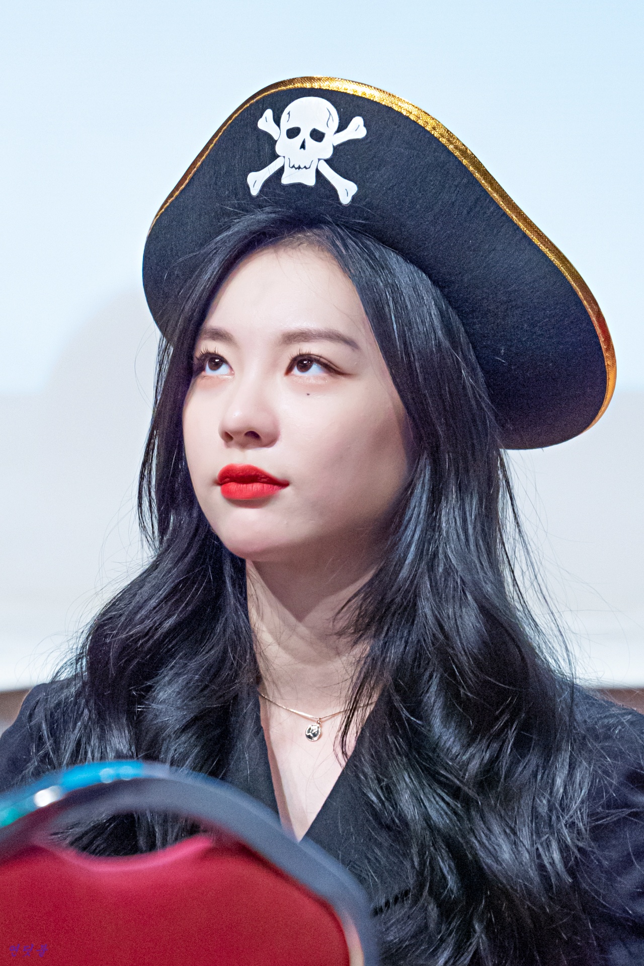 ELWvWhgUYAAqsfL.jpg:orig