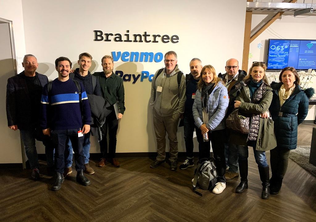 Arter_ER's tweet image. Terminata la 1° settimana di #MindsetProgram.
Il 5° giorno è trascorso anche troppo velocemente. 
Gli innovatori emiliano-romagnoli hanno visitato le sedi di Paypal e HP. 
Tante informazioni utili e qualche #curiosità
Il diario sul blog #ERsiliconValley 🇺🇸
emiliaromagnainsiliconvalley.it/2019/12/09/min…