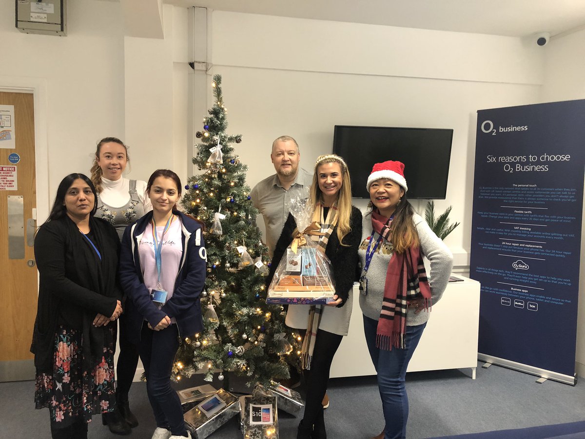 Day 1 done ! <a href="/TalkDirectLeeds/">Talk Direct</a> Christmas hamper time 🎄🤶🏼🎅🏼 <a href="/TD_Worksop/">TD Worksop</a> @PeaksShopping <a href="/TD_Sheffield/">TD Sheffield</a> <a href="/daleclark22/">Dale Clark</a> <a href="/DanMawson_/">Dan Mawson</a> @BatleyFCC