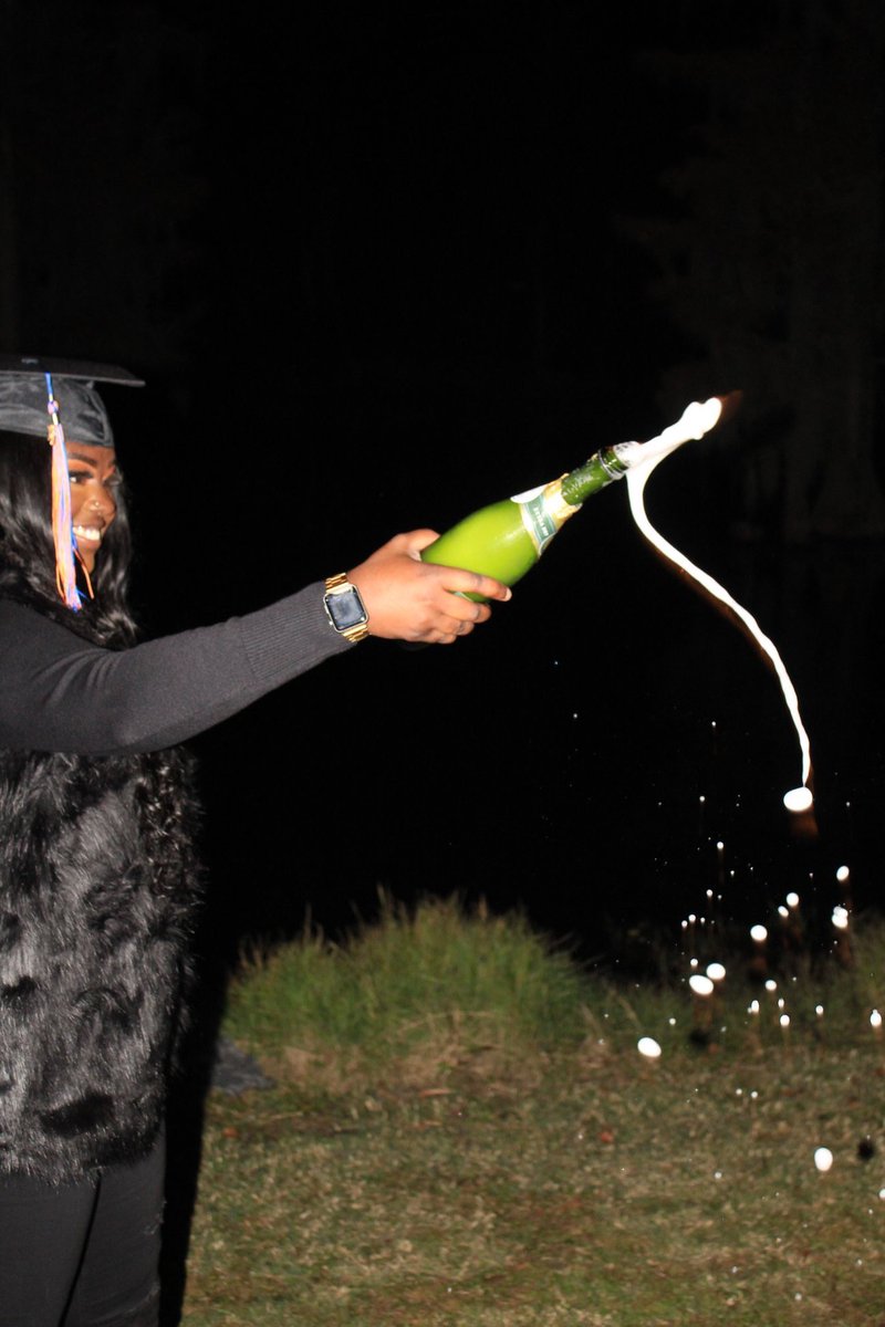 _GSamsx's tweet photo. Now we can scream that we made it 🗣🎓🎉 https://t.co/iltqHKmvBB