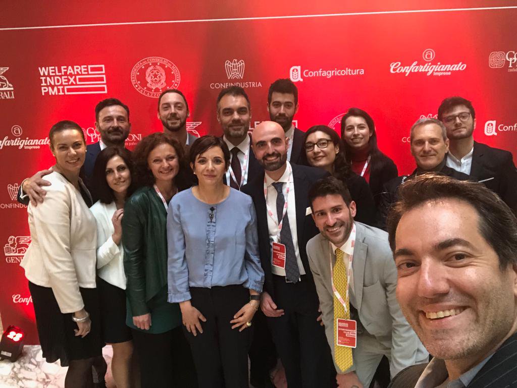 GeneraliItalia's tweet image. Da due anni scriviamo con i nostri colleghi la storia dell’azienda sui social network con #StorymakerClub, il club dei dipendenti che raccontano le nostre iniziative sui social. Grazie ai nostri Storymaker riceviamo anche quest'anno il #PremioAssorel nella categoria Digital PR!