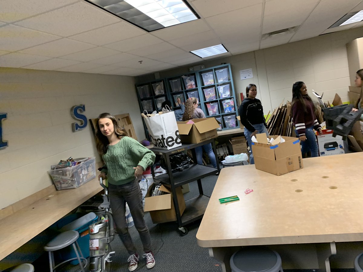 RHSMAT's tweet photo. Science NHS and Mu Alpha Theta collaborating after school today to help with Maker Space clean up. Awesome job STEM team! #RCSRHSFalcons @RHSFalcons @JulieHarris180 https://t.co/8ypmIovFcM